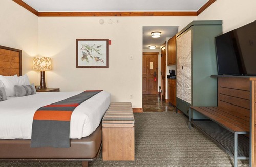 Stowe Area Cabin | #337 | Inside Lodge At Spruce Peak | Studio | Ski in in Ski out