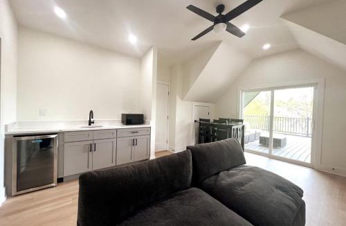 Nauck House | 35 Owners Penthouse - 1 King Bed, Private Bathroom - Nonsmoking