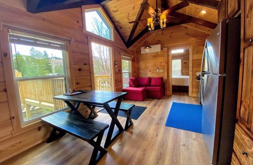 Twin Mountain Cabin | 37 m² Cabin ∙ 1 bedroom ∙ 4 guests