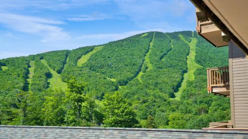 Stowe Area Resort | 378 Lodge At Spruce Peak Ski In Ski In Ski Out King Studio By Stowe Mountain Rentals