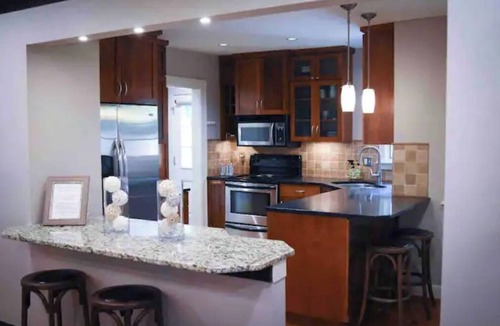 Brookside House | 3BD 2BA Prestigious Neighborhood Monthly Rental! Fully Fenced & Garage!