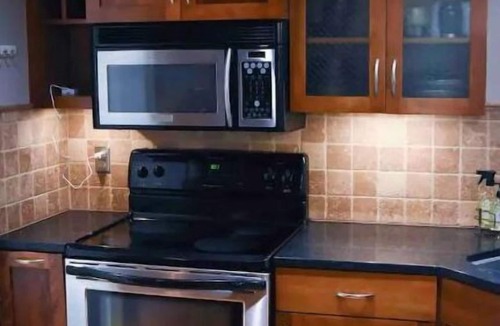 Brookside House | 3BD 2BA Prestigious Neighborhood Monthly Rental! Fully Fenced & Garage!