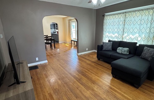 Boonville House | 3bed 1 bath close to Katy trail and isle of capri casino.