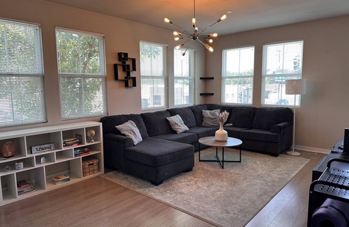 Anaheim Colony Historic District House | 3Bed 3Bath 2 Mi to Disneyland, Free Tesla Charging!