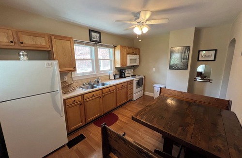 New Albany House | 3BR/1.5BA Blue Bungalow: Close to Louisville & Downtown NA