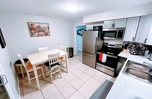 Columbia House | 3BR/1.5BA Cozy, Affordable Retreat in Columbia, 10-min from Mizzou