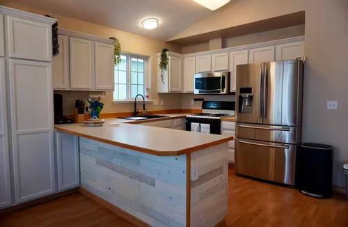Sand Lake House | 3BR Anchorage House Near Airport Quiet Neighborhood Work-Friendly