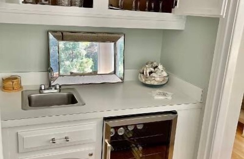 Spinnaker Beachhouses Villa | 3BR End Unit Spinnaker w/Beach Boardwalk Access Across Street! Amenity access included! NO pets