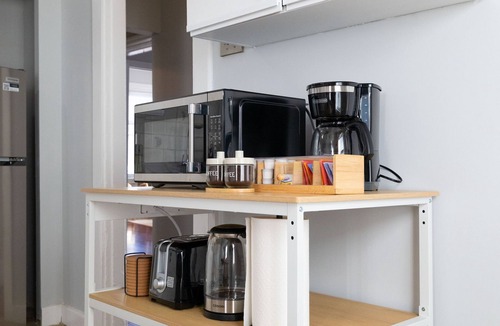Winter Hill Apartment | 3BR2BATH Lux Home in Somerville