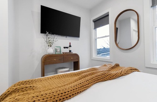 East Somerville Apartment | 3BR2Bth MIT Harvard TD Garden BOS 2 Parking Spaces