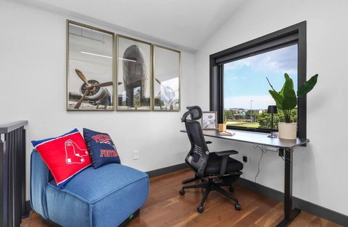 Somerville Apartment | 3BR3Bth Penthouse 2 Parking Spaces/TD/MIT/Harvard