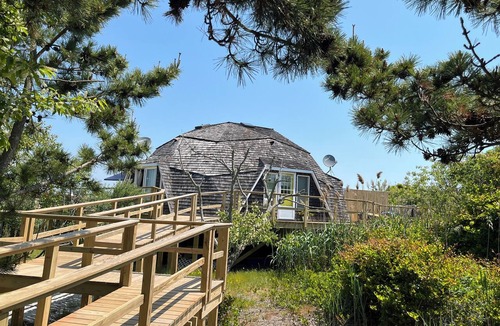 Bayberry Dunes House | 4 bdrm on large private beach. AC. Bayfront. Great view and gorgeous new deck!