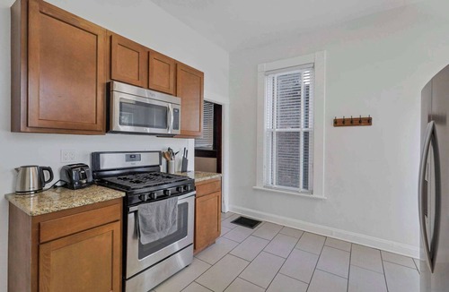Victorian Village House | 4 Bed 2 Bath Townhouse - Goodale Park