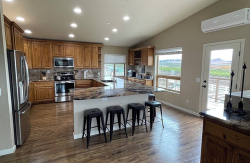 San Luis Obispo House | 4-bed/3.5 bath house in peaceful San Luis Obispo with AC