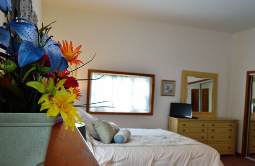 Davisville House | 4 Bedroom 3 Full Baths - Large Deck