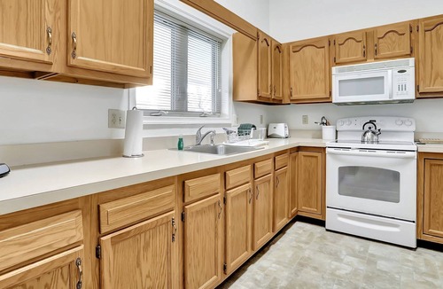 The Woods Cottage | 4 Bedroom/4Bath Cottage