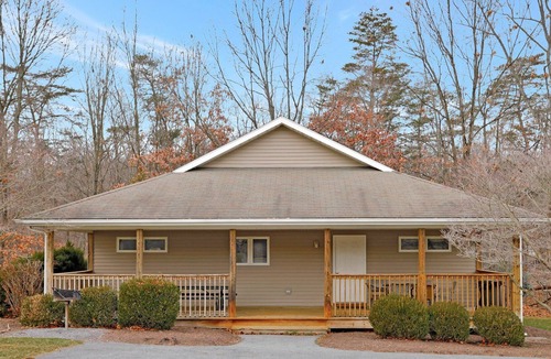 The Woods Cottage | 4 Bedroom/4Bath Cottage