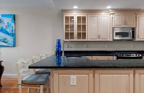 Falmouth Heights Condo | 4 Bedroom Beachfront Falmouth Condo RPAM022