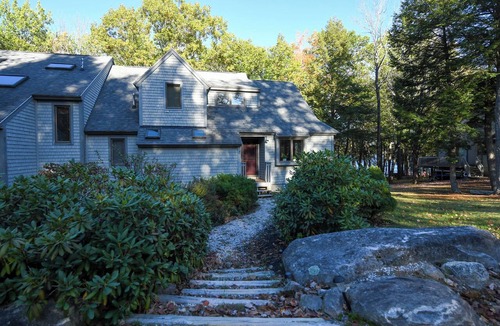 Bridgton Condo | 4-Bedroom Condo Steps Away from Moose Pond & Pleasant Mountain Ski Resort!
