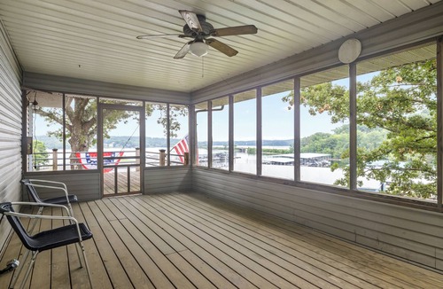 Eddyville House | 4-bedroom Waterfront Home on Lake Barkley at Eddy Creek Marina Resort.