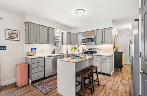 Northfield House | 4 BR - Hot Tub-Game Room-Near MGM-Sleeps 8