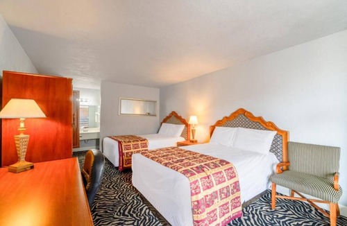 Lawton Hotel | 4 Easy Access Rooms w/Full Bed & Parking – Relaxation Near Central Mall Lawton