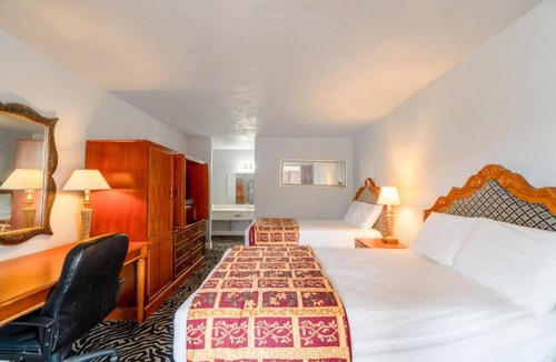Lawton Hotel | 4 Easy Access Rooms w/Full Bed & Parking – Relaxation Near Central Mall Lawton