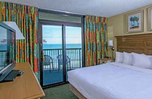 Myrtle Beach Hotel | 4 Family-Friendly Oceanfront Stays Near Myrtle Beach with Pool and Hot Tub