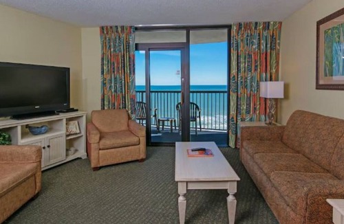 Myrtle Beach Hotel | 4 Family-Friendly Oceanfront Stays Near Myrtle Beach with Pool and Hot Tub