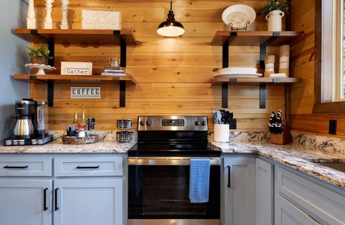 Broken Bow Cabin | 4 King Suites | Built for Groups | Americana