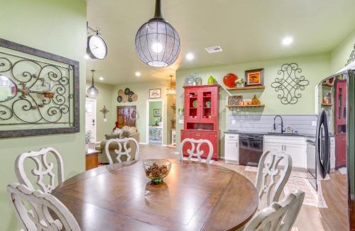Guthrie House | 4 Mi to Lazy E Arena: Horse Lover's Haven w/Grill