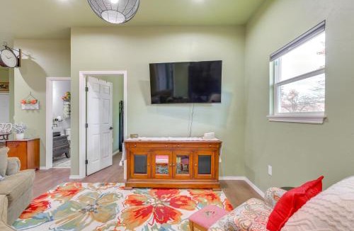 Guthrie House | 4 Mi to Lazy E Arena: Horse Lover's Haven w/Grill
