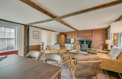 Dover House | 4 Mi to Noannet Pond: Pet-Friendly Home w/Yard