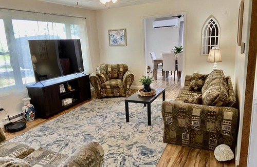 Old Fields House | 4 Minutes from Moorefield! Pet Friendly! 3 Bedroom!