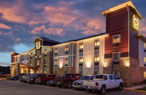 Monaca Hotel | 4 Modern Extended-Stay Rooms w/All Essentials for Business
