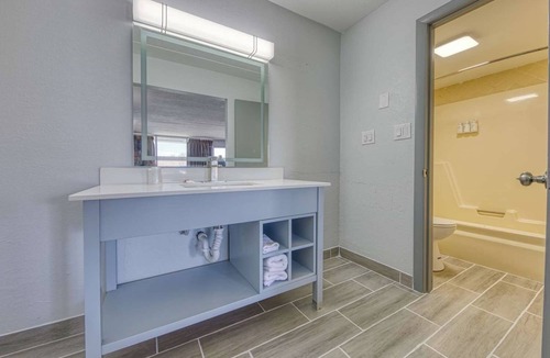 Revelo Hotel | 4 Relaxing Rooms w/Pool, Free Breakfast, Near Cumberland Falls & Local Trails