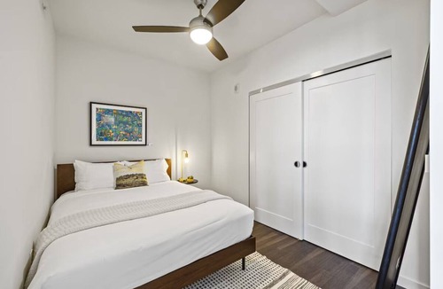 Bluemont Hotel | 4 Units | Arlington Apartments | Rooftop Vibes | Easy Metro Access for Family