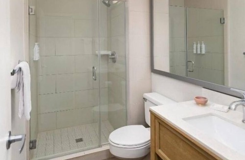 Mission Beach Hotel | 4 Units with Easy Access to Beautiful Beaches – Pacific Beach, Mission Beach!