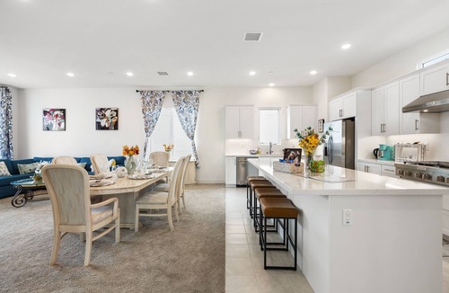 Tustin House | 4BR/2023 Brandnew House｜Mini Golf｜Sauna｜Fire Pit｜15 minutes to Disney