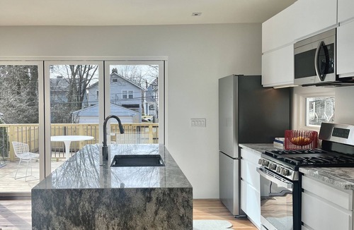 Old North Columbus House | 4BR,2BA Dream Oasis w/BBQ+Fire Pit - Near OSU, Hospitals, Dwntn - Monthly Rental