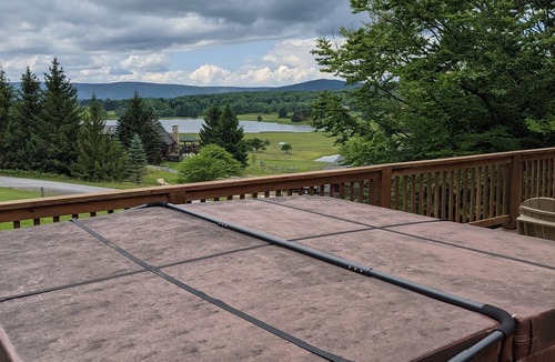Old Timberline Cabin | 4BR, 3.5 bath. Kid-friendly full home rental with Hot Tub, and an AMAZING view.