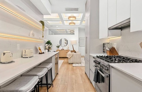 Griggs Park Condo | 4BR/4BA | Parking + Chef’s Kitchen | Near BU/BC