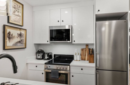 Charlestown Apartment | 4BR Boston Home 5 minutes walk to Subway