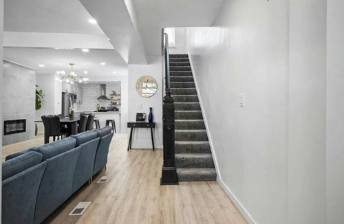 East Allegheny House | 4BR Creative Retreat Home with Yoga Zone & Sip/Paint Setup Minutes from Downtown
