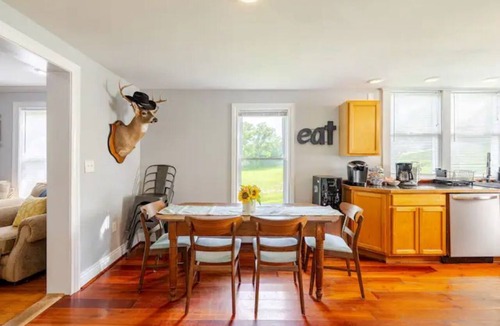 Spottswood House | 4BR Creekside Country Hideaway on 34 Acres - Pet Friendly