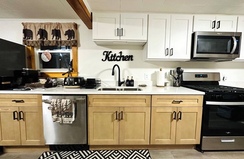 North Woodstock House | 4BR Summer Home For 10ppl with Game Room -White Mtns!