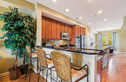 Bethany Beach Apartment | 4BR Townhome w/Pond Views | Decks & Pool + Beach