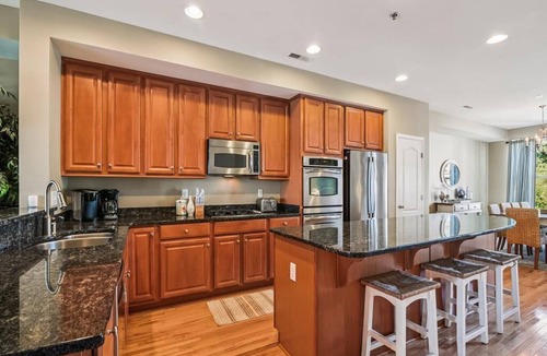 Bethany Beach Apartment | 4BR Townhome w/Pond Views | Decks & Pool + Beach