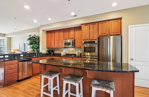 Bethany Beach Apartment | 4BR Townhome w/Pond Views | Decks & Pool + Beach