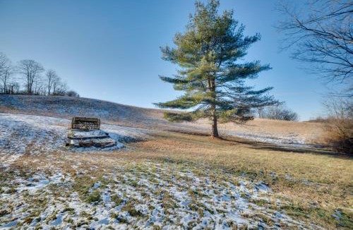 New Plymouth House | 5-Acre Hocking Hills Hideaway! Pet-Friendly Home